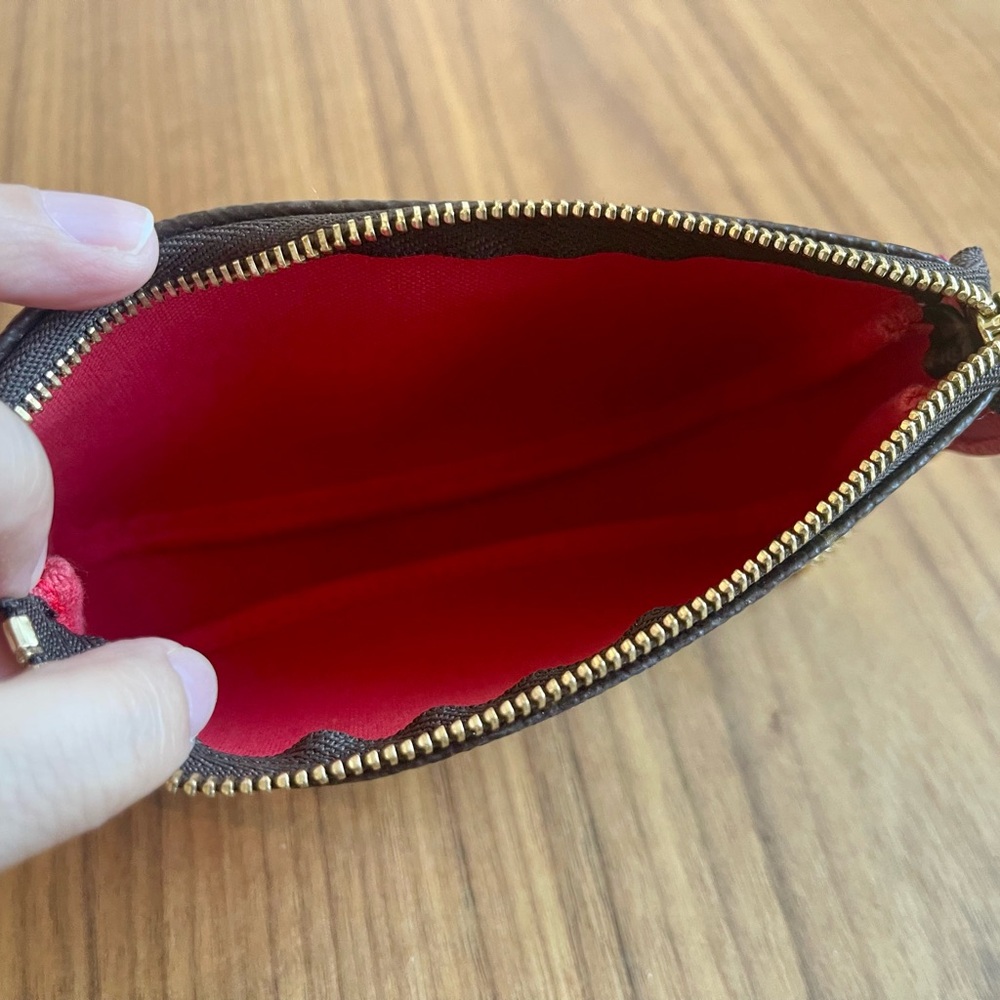 Louis Vuitton Mini Pochette Christmas London - Picture 6 of 9